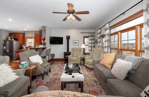 Silvercreek House | Perfect family getaway - 6 bedrooms and views!