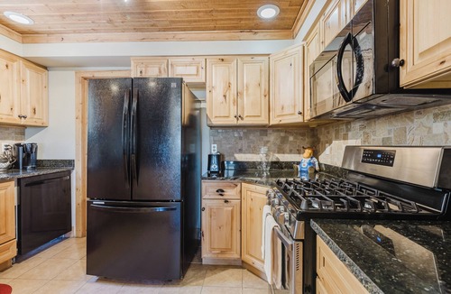 Pagosa Springs House | Perfect for Families! Pet-Friendly, Shuffle Board, Horseshoes