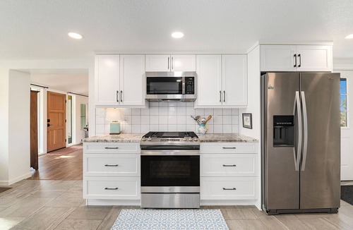 Castle Rock House | Perfect Location! 3 blocks to vibrant Downtown. Steps to bike and hiking trails!