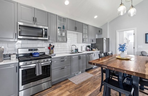 Montrose House | Pet & Family Friendly, Mountain Views, Downtown Montrose 20 Min to National Park