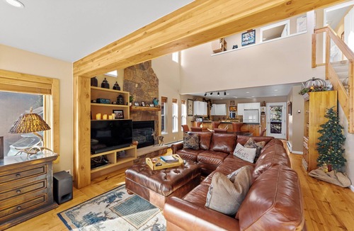 Valley of the Blue House | Pet-Friendly & 12-Min from Quandry Peak Trailhead with Dry Sauna!