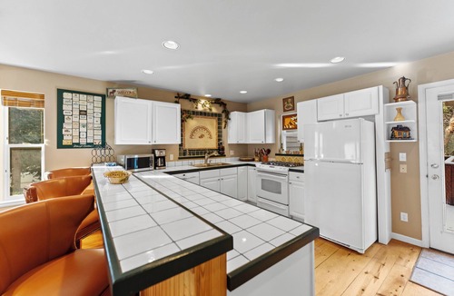 Valley of the Blue House | Pet-Friendly & 12-Min from Quandry Peak Trailhead with Dry Sauna!