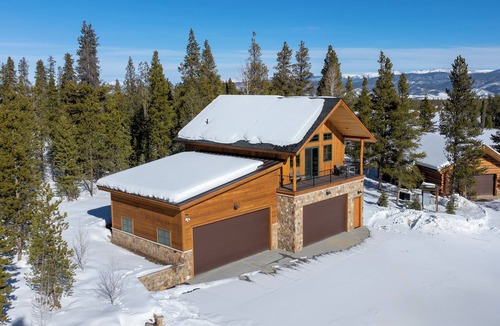 Granby Cabin | Pet Friendly cabin with views, outdoor activities on 70 acres!