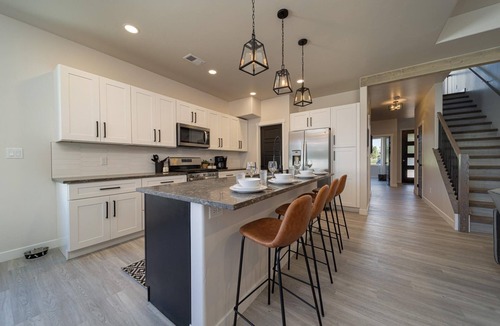 Grand Junction House | Pet Friendly Home w/Epic Yard | Hot Tub | Views