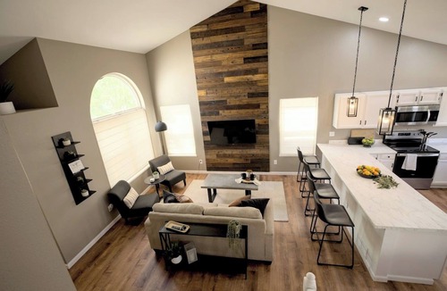 Northeast Colorado Springs House | Pet Friendly Mtn Getaway Ping Pong Table King Bed