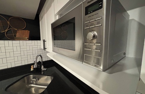 West Colfax Apartment | Pet-Friendly Newton Apartment. Walking distance to local RTD