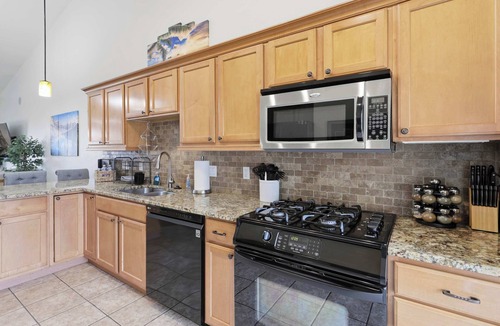 Pagosa Springs House | Pet-Friendly Townhouse | Walk to Lakes & Dining