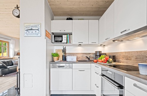 Kronsgaard House | Pfefferminza - Fireplace, Finnish sauna, shower, terrace, dryer, parking
