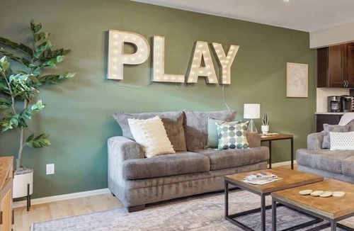 Park Vista House | Pickleball Palace! 3 Courts | Game Room | Hot Tub