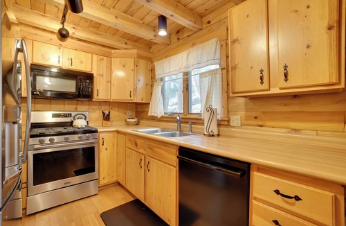 Carriage Hills Cabin | Picturesque Log Cabin in Estes Park: 9 Mi. to RMNP