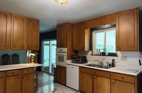 Cimarron Hills House | Pikes Peak view Retreat Sleeps 10 + Private Yard