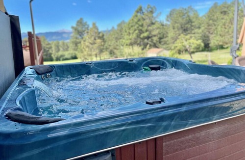 Monument House | Pikes Peak Vista House 5 BD 4 BA, Hot Tub and Acreage