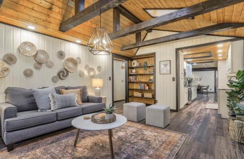 Colorado Springs House | Pinewood Meadow & Scenic Hot Tub & BBQ & Outdoors