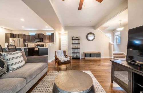 Central Colorado Springs House | Pioneer Retreat! Downtown High-End Haven