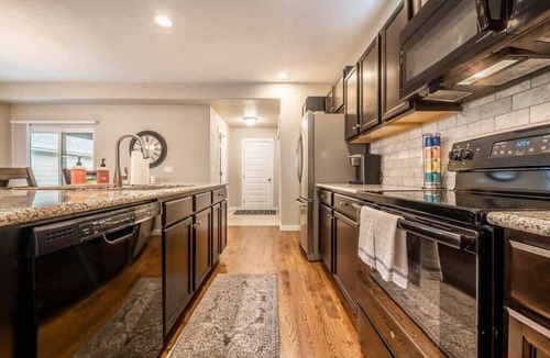 Central Colorado Springs House | Pioneer Retreat! Downtown High-End Haven