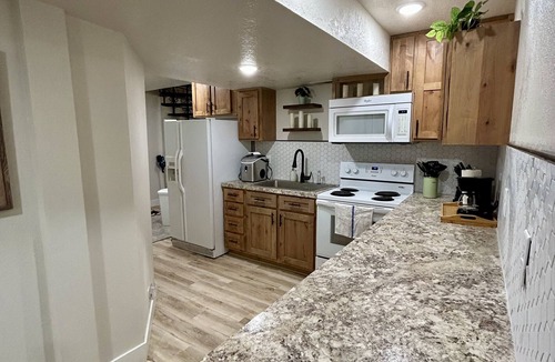 Pocatello House | Pocatello Hidden Haven. Perfect guest suite for families in Highland area.