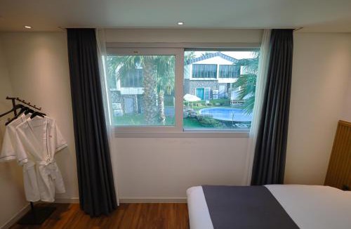Jocheon Resort | Pool and Villa Sorang