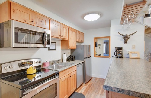 Steamboat Springs Condo | Pool & Hot Tub - Walk or Bus to Ski Base - Easy Parking
