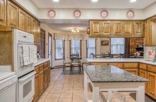 South Fork House | Posh mansion with antique decor, WiFi, & gas fireplace - near river and skiing