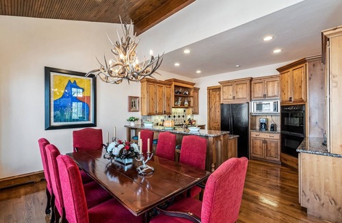 Highland Meadows House | Premier 5-Bedroom Mountain Retreat in the Heart of Vail