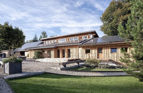 Regen Apartment | Premium Lodge Suite with a large south-facing terrace and hot tub