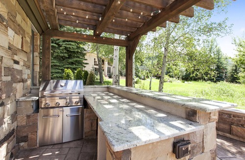 Edwards House | Premium Ski Home with Stunning Views and a Hot Tub! Seconds from Chair Lift!