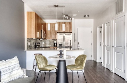 Uptown Apartment | Premium Uptown 1BR w/ W/D, Gym & Pool, walk to RiNo bars, by Blueground