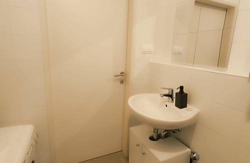 Erdberg Condo | Pretty Apartment Next to Metro U3