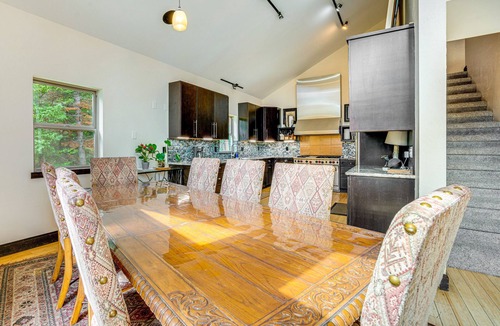 Quandary Village Ski Chalet | Pristine Breckenridge Home w/Hot Tub & Mtn Views!