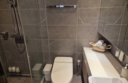 Downtown Apartment | Private Beautiful Ocean Harbor next to Dodu beach in Jeju with AC, WiFi