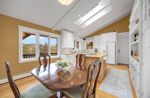 Boulder House | Private Boulder Retreat, Serene & 10 Min to Pearl and CU