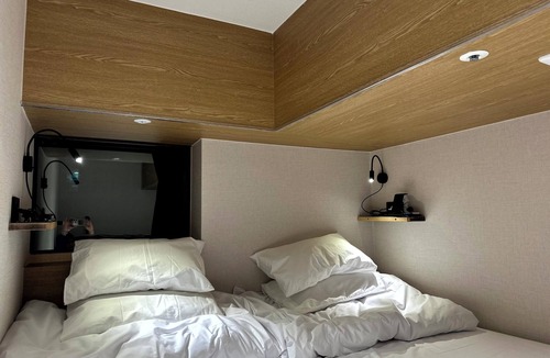 Jwadongsunhwan-ro Hostel | Private Double (Executive)
