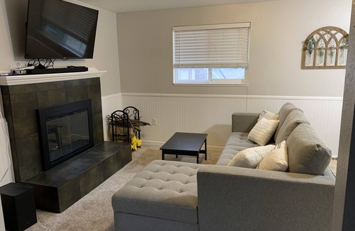 Broadmoor Apartment | Private Entrance, Quiet Neighborhood, 10 mins from downtown