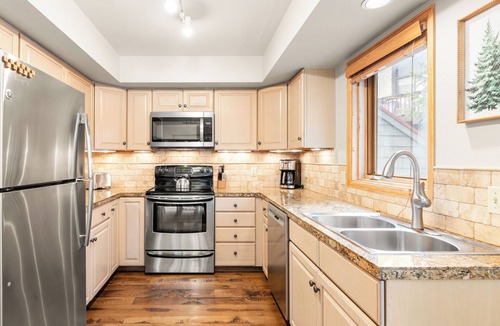 Warrior's Mark House | Private Hot Tub/Garage Near Peak 9 Base & Main St.