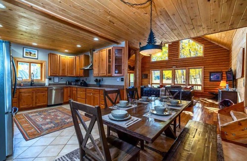 Kremmling House | Private & Lux Gore Pass Adventure Cabin W/Hot Tub