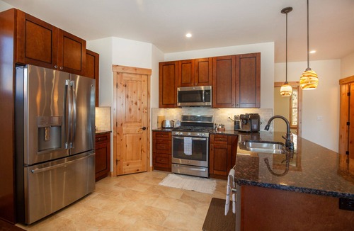 South Forty House | Private Neighborhood Lake - Close to Raven Golf Club - Living Rooms + Outdoor Dining