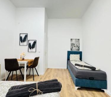 Matzleinsdorf Apartment | Private Rooms in 5BR Apartment Near Matzleinsdorfer Platz