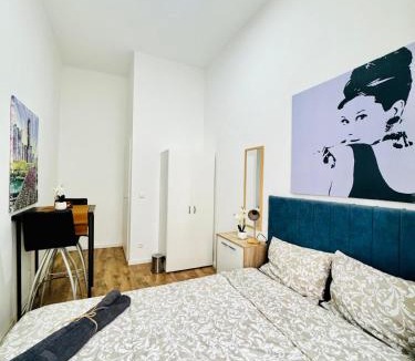 Matzleinsdorf Apartment | Private Rooms in 5BR Apartment Near Matzleinsdorfer Platz