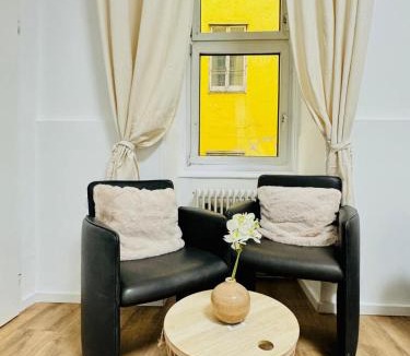 Matzleinsdorf Apartment | Private Rooms in 5BR Apartment Near Matzleinsdorfer Platz