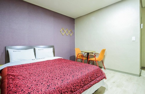 Wanju Hotel | Q Motel Wanju