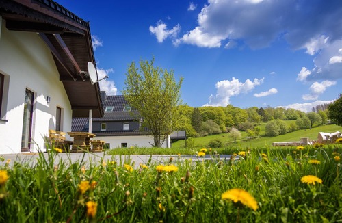 Brilon Ski Chalet | Q, stable, chalet I whole house I ski I sauna