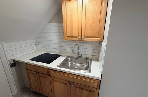 New Rochelle Apartment | Quaint 1-bedroom apartment with AC in New Rochelle