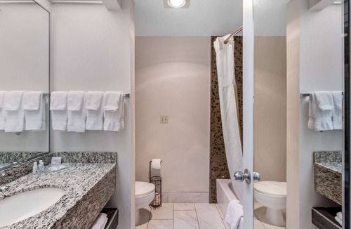 Moab Hotel | Quality Suites Moab near Arches National Park