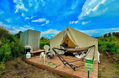 Monument Cabin | “Queen's Quarters” Cozy Outdoor Glamping Hot Tub