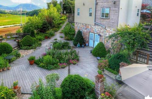 Daegwallyeong House | Queens Garden Pension