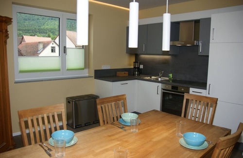 Mondfeld Apartment | Quiet and spacious holiday apartment 'Burgblick'