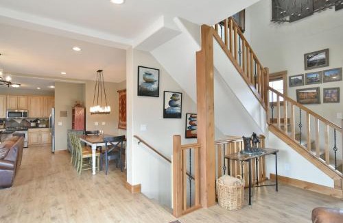 Vista Point House | Rachel Lane Home: Views, Style, Hot Tub