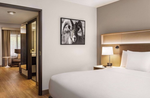 Southeast Colorado Springs Hotel | Radisson Hotel Colorado Springs Airport