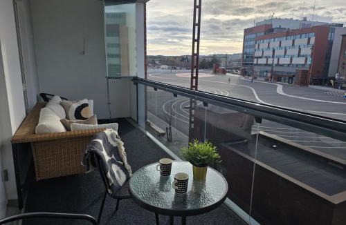 Jyvaskyla Apartment | RahuliHomes, Kolmio, Sauna, 2WC, Autohallipaikka, Parveke