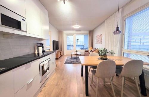 Jyvaskyla Apartment | RahuliHomes, Kolmio, Sauna, 2WC, Autohallipaikka, Parveke